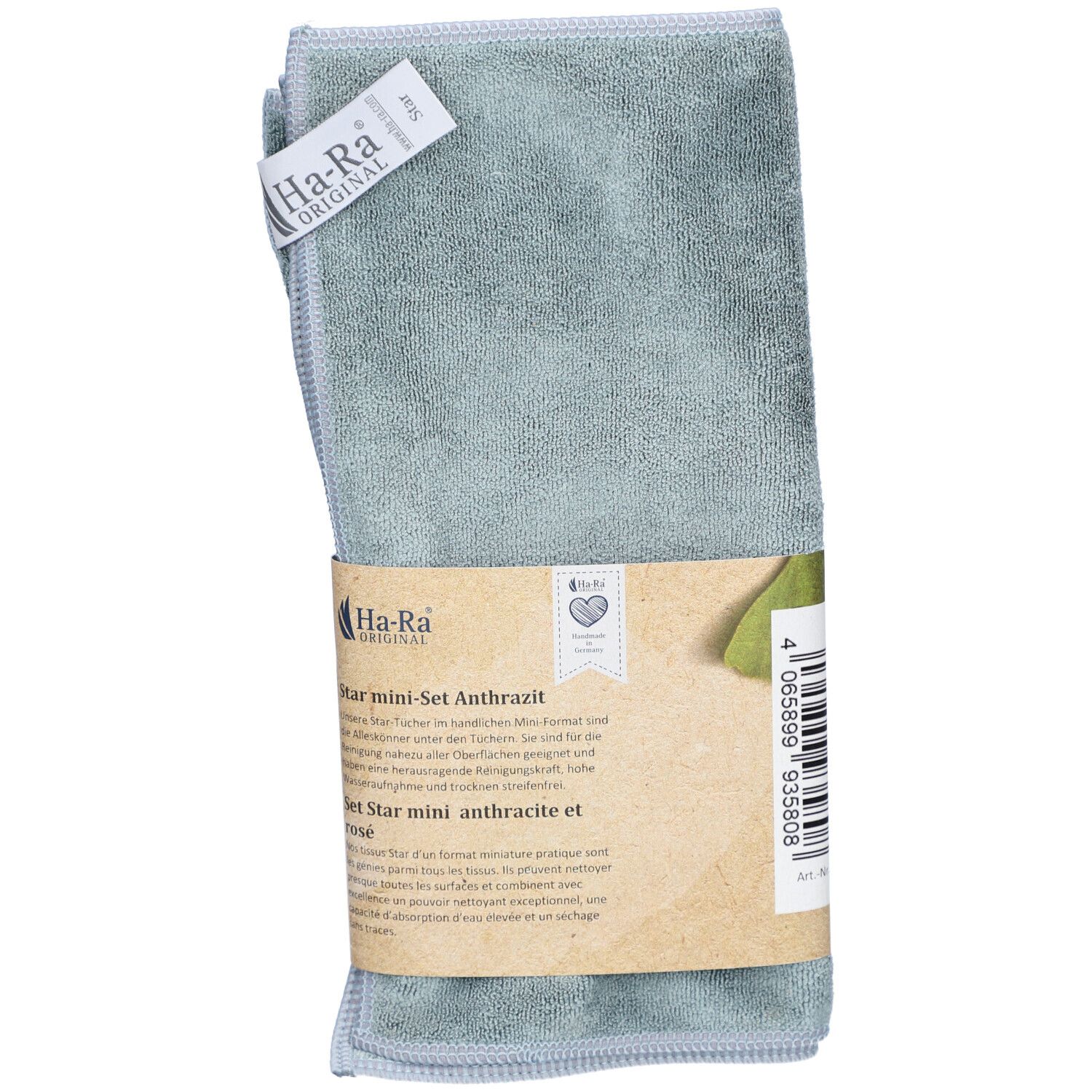 Lingettes de nettoyage en microfibre anthracite pliées et emballées. Avec étiquette produit et logo de la marque.