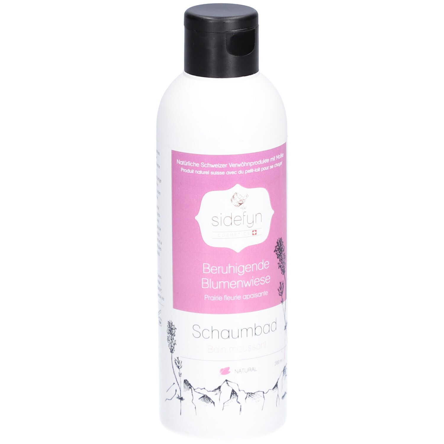 Witte fles met zwarte dop. Roze etiket met productnaam en logo. Illustraties van bloemen en bergen.