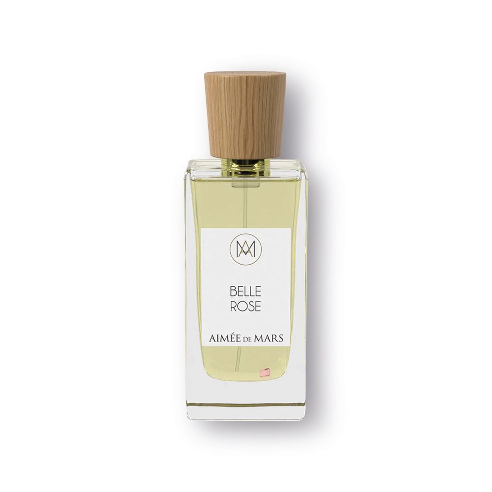 Flacon de parfum avec bouchon en bois. Étiquette : Belle Rose, Aimée de Mars. Liquide transparent.