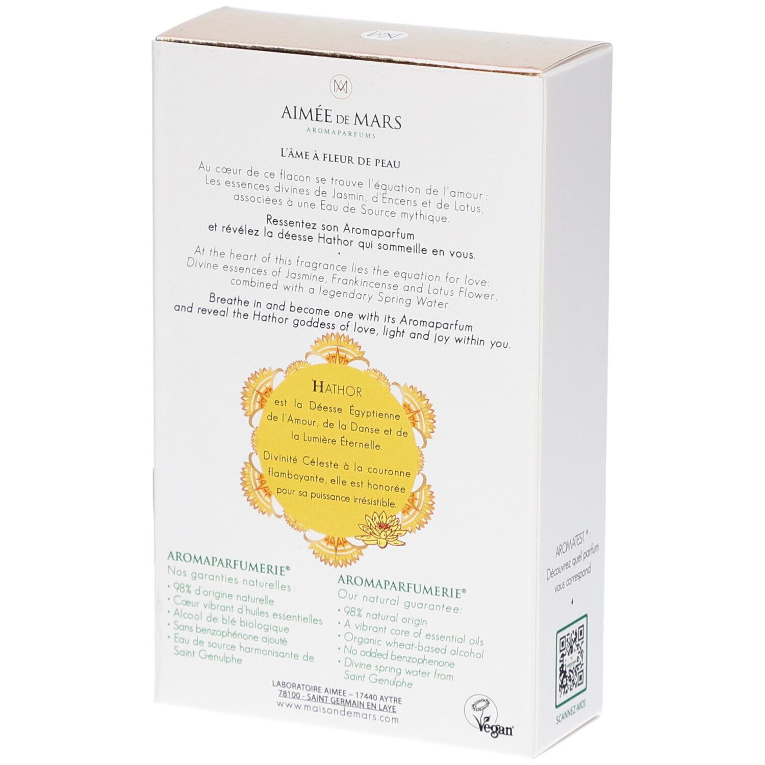 Achterkant van de Aimée de Mars® Adorée Hathor Eau de Parfum doos. Tekst over ingrediënten en certificeringen.