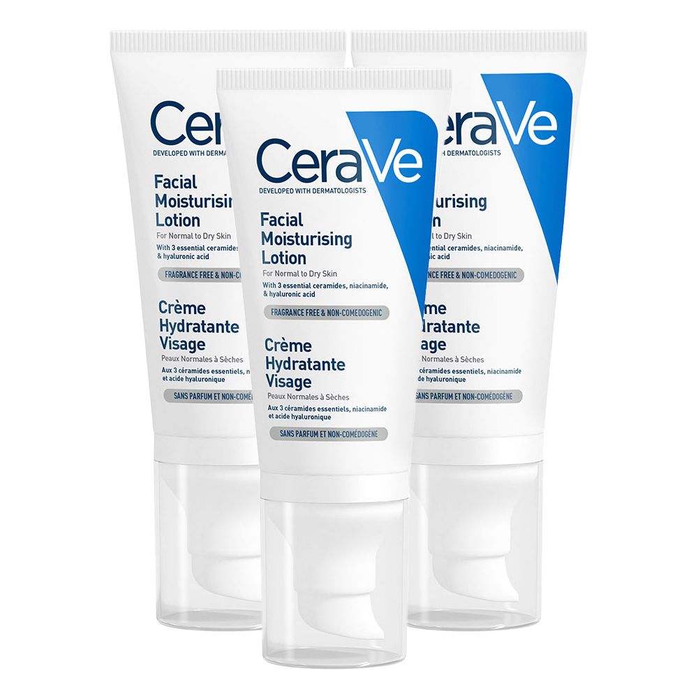 Drie witte tubes CeraVe gezichtsbevochtigende lotion met doorzichtige pompkopjes.