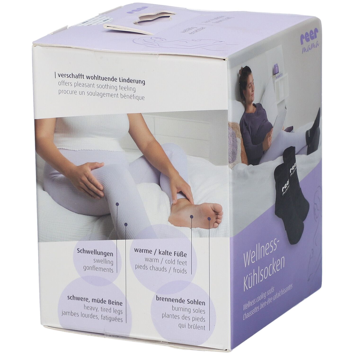 Boîte avec image du produit. Chaussettes noires avec logo blanc. Texte : Wellness-Kühlsocken. Marque : reer mama. Femme avec jambes.
