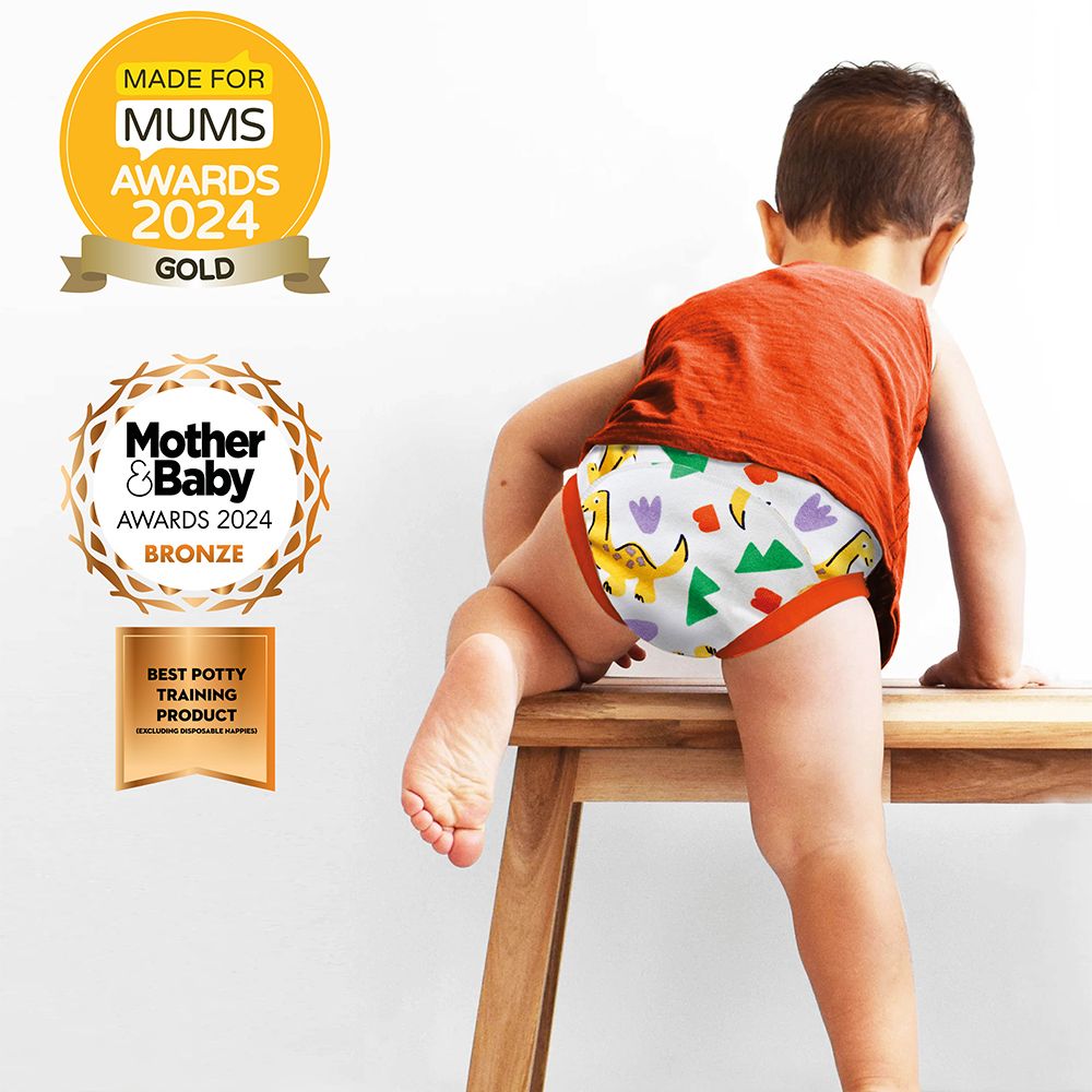 Kind met oefenbroekje. Awards: Made for Mums Awards 2024 Goud, Mother & Baby Awards 2024 Brons.