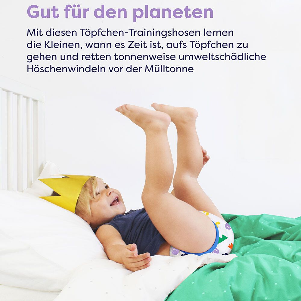 Kind in oefenbroek op bed. Tekst: Goed voor de planeet. Milieuvriendelijke oefenbroek.