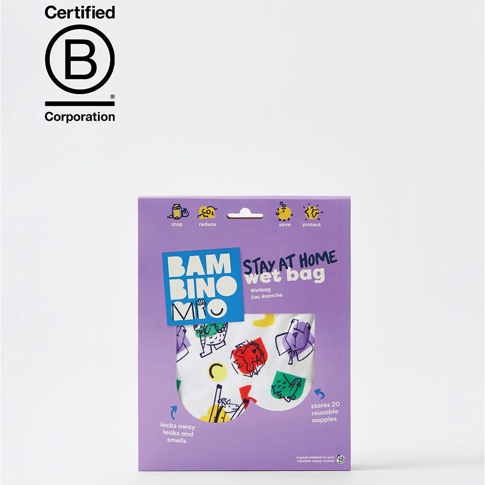 Verpakking met productafbeelding. Logo: Bambino Mio. Tekst: Stay at Home Wet Bag.