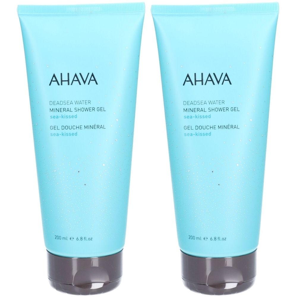 Twee tubes AHAVA douchegel. Lichtblauwe kleur, donkere dop. Opschrift AHAVA en productnaam.