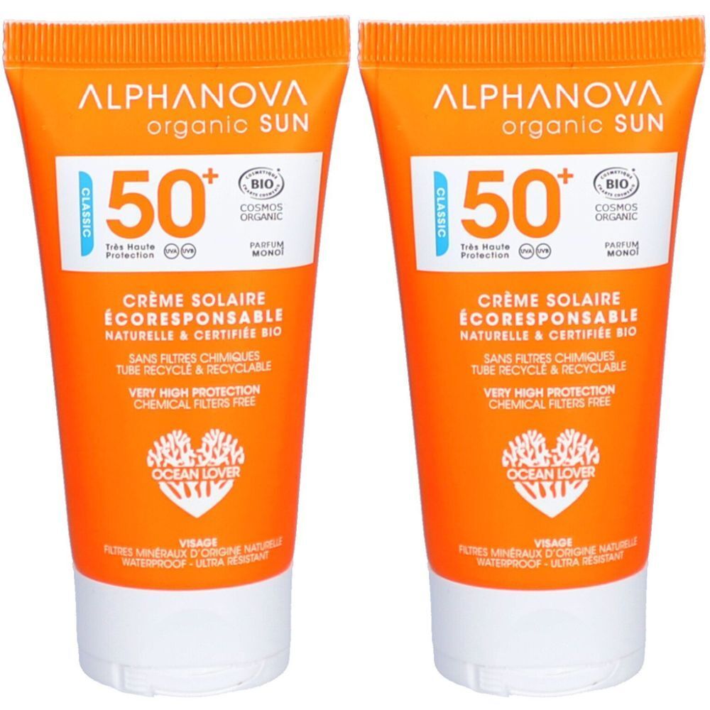Twee tubes zonnecrème. Oranje tubes met witte dop. Opschrift: ALPHANOVA organic SUN, SPF 50+, Crème solaire écoresponsable.