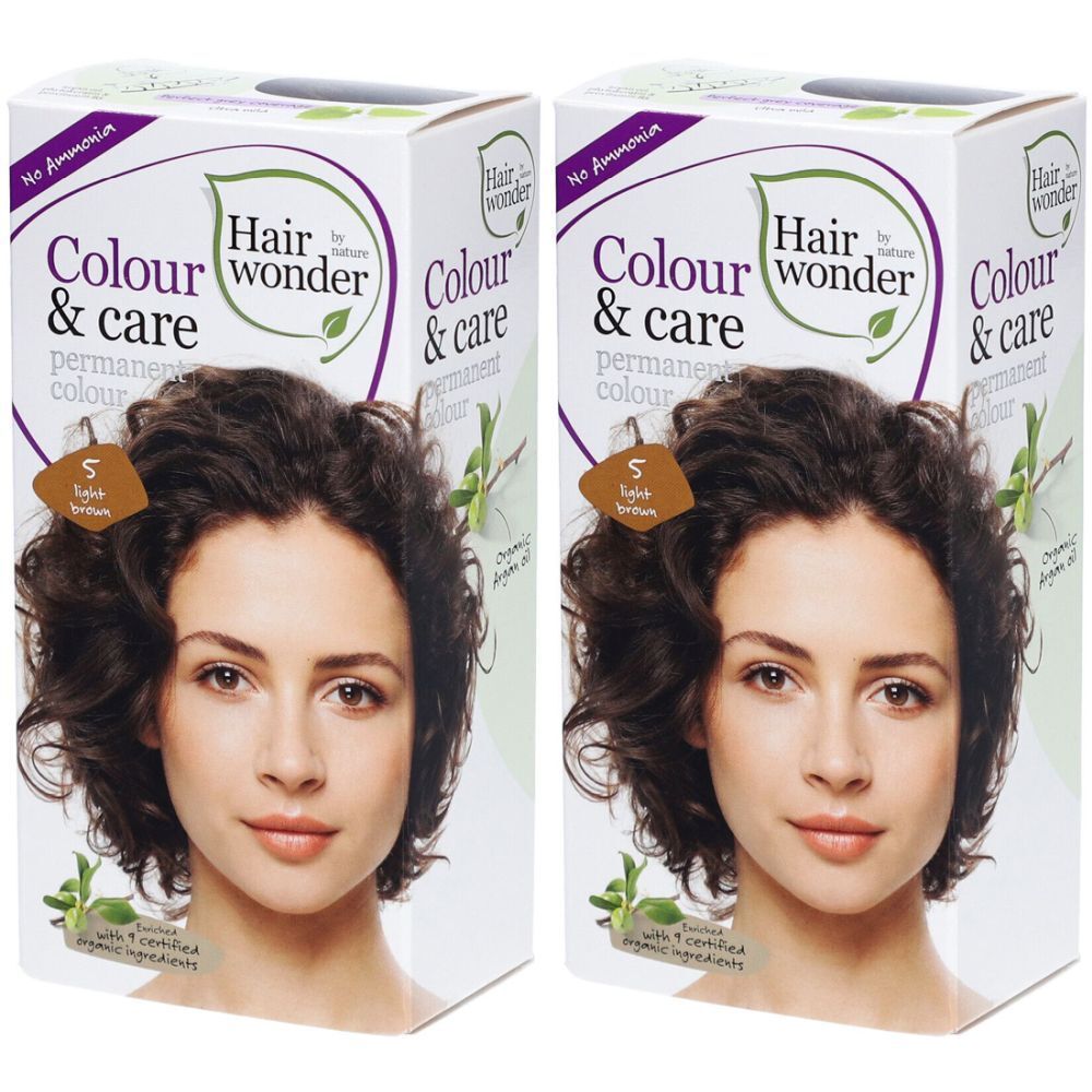 Deux boîtes de coloration capillaire. Inscription : Colour & Care, Hair wonder. Image d'une femme aux cheveux bruns. Autocollant : 5, English brown.