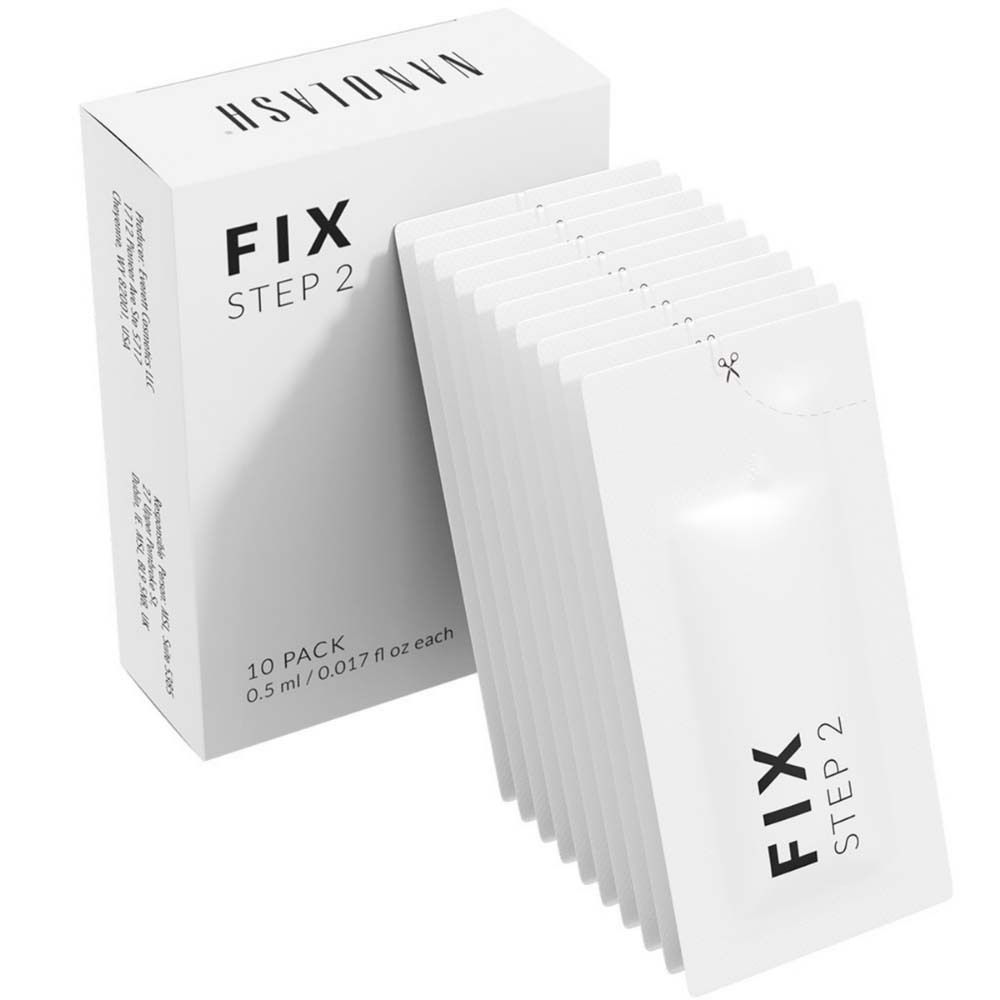 Boîte blanche et 10 sachets avec l'inscription « FIX STEP 2 ». Inscription « NANOLASH ».