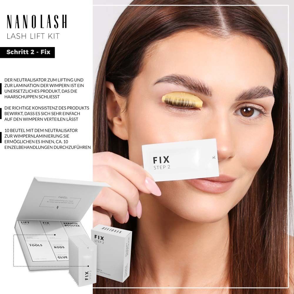 Femme tenant un sachet avec l'inscription « FIX STEP 2 ». Inscription « NANOLASH LASH LIFT KIT ».