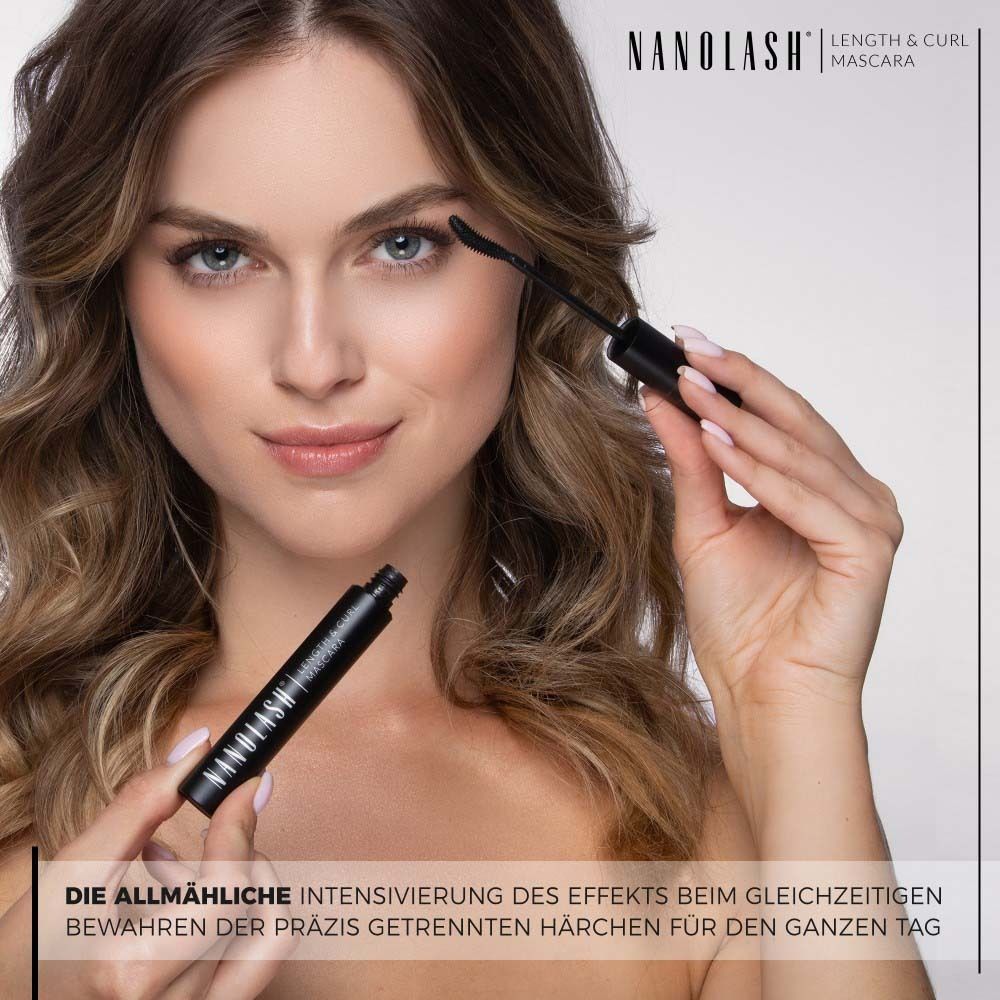 Vrouw brengt mascara aan. Opschrift: NANOLASH Length & Curl Mascara. Tekst.