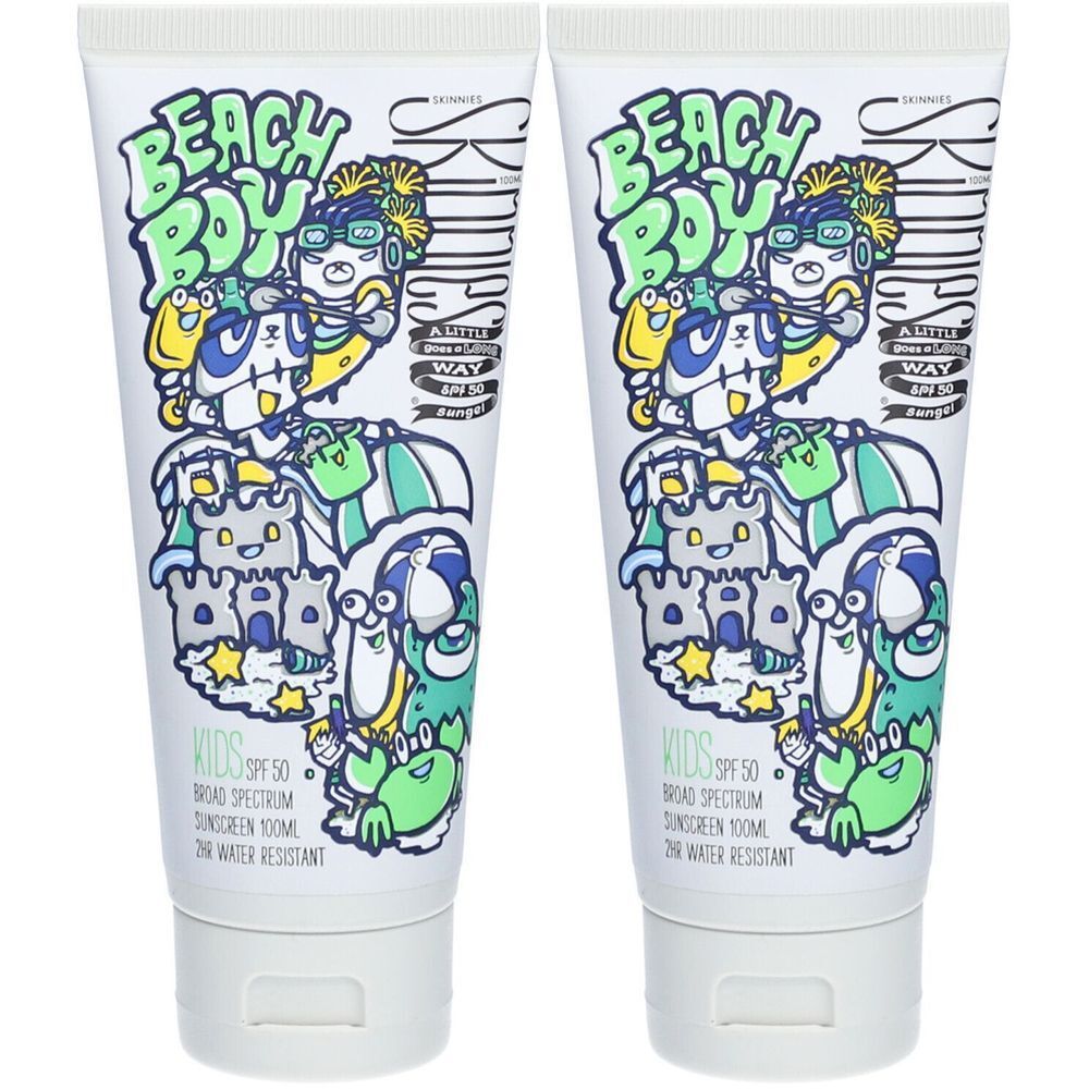 Twee tubes zonnecrème voor kinderen. Opschrift: BEACH BOY, KIDS SPF 50. Waterbestendig.