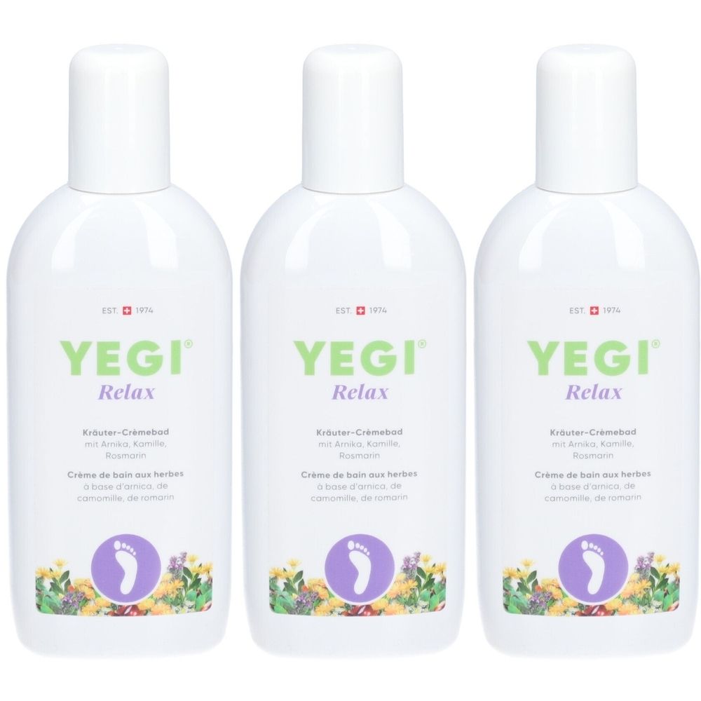 Drie witte flessen met groene tekst YEGI Relax. Daaronder tekst en een paars voetsymbool met bloemen.