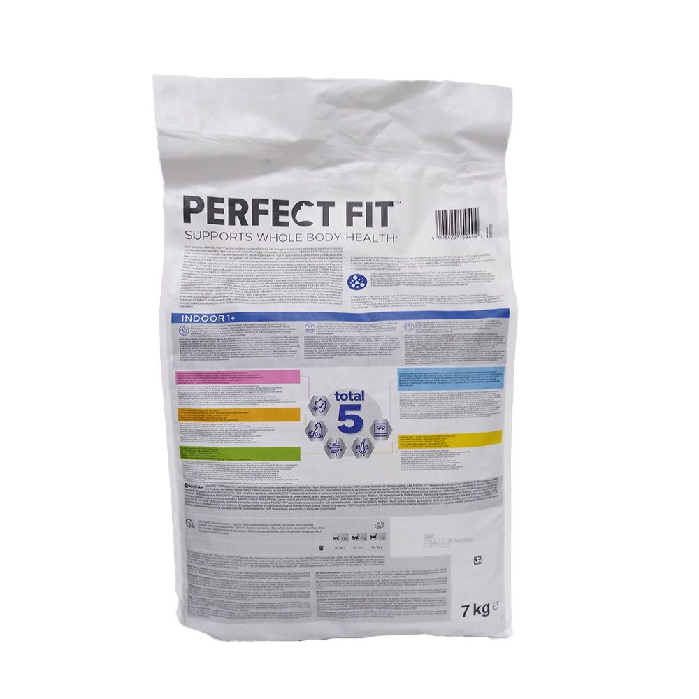 Dos d'un sac blanc de nourriture pour chats. Inscription : PERFECT FIT, INDOOR 1+. Texte et logos. Poids : 7 kg.