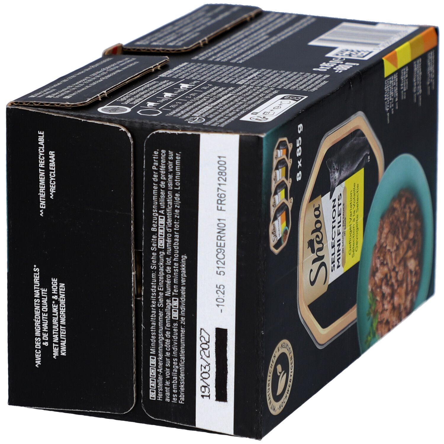 Doos Sheba Selection Mini Filets. Ten minste houdbaar tot 19/03/2027. Tekst en recycling symbool.
