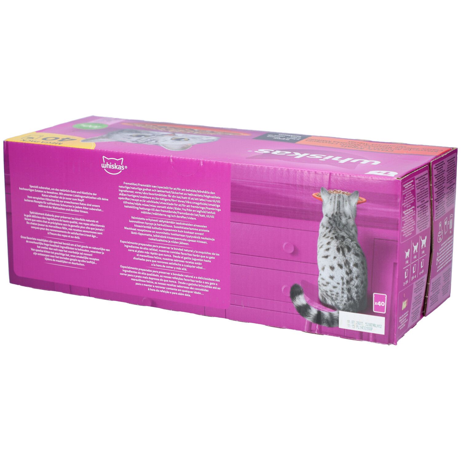 Whiskas 1+ kattenvoer verpakking. Roze verpakking met kattenafbeelding en productinformatie. Bevat 40 zakjes.