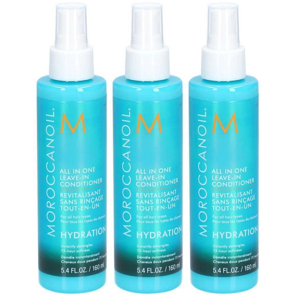 Drie flessen Moroccanoil All in One Leave-in Conditioner in turquoise met witte spuitkop. "Hydration" en "72-hour softness" zijn zichtbaar.