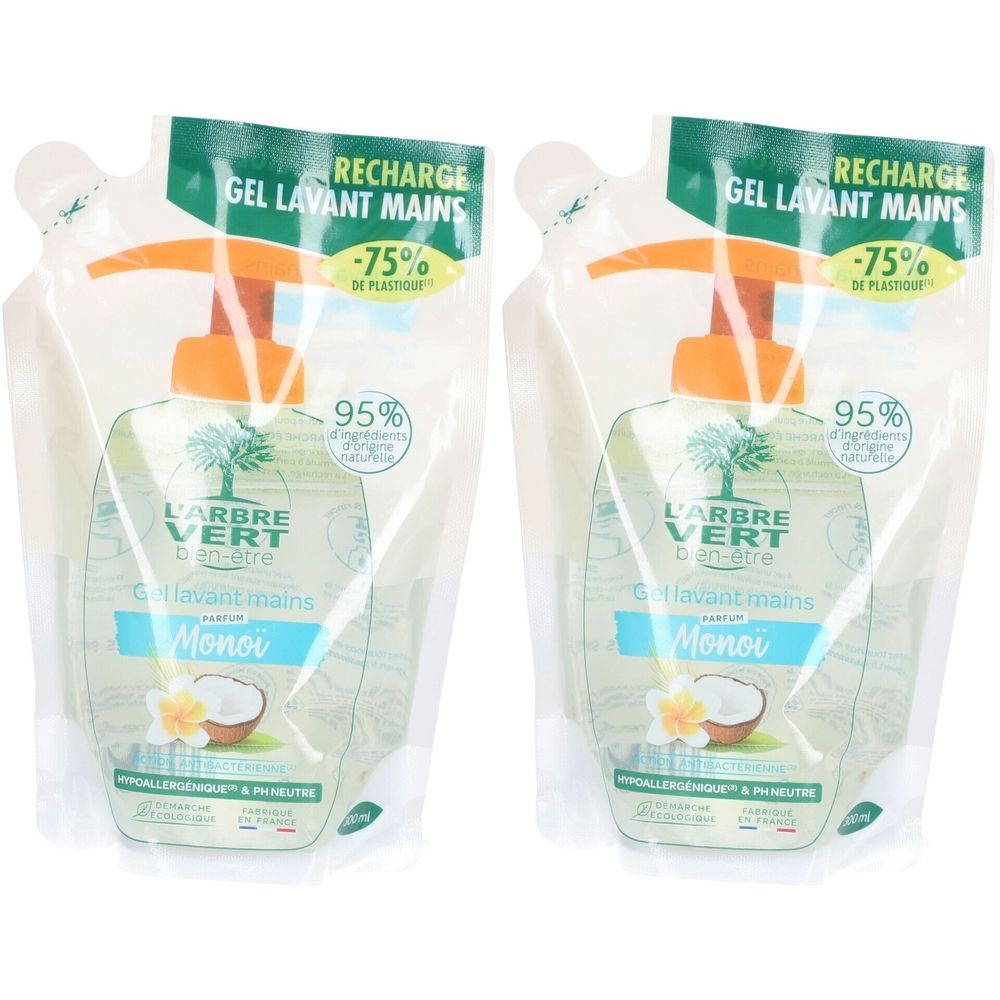 Deux recharges de gel lavant mains. Inscription: L'ARBRE VERT, Monoï. Avec pompe doseuse. 95% ingrédients d'origine naturelle. -75% de plastique.