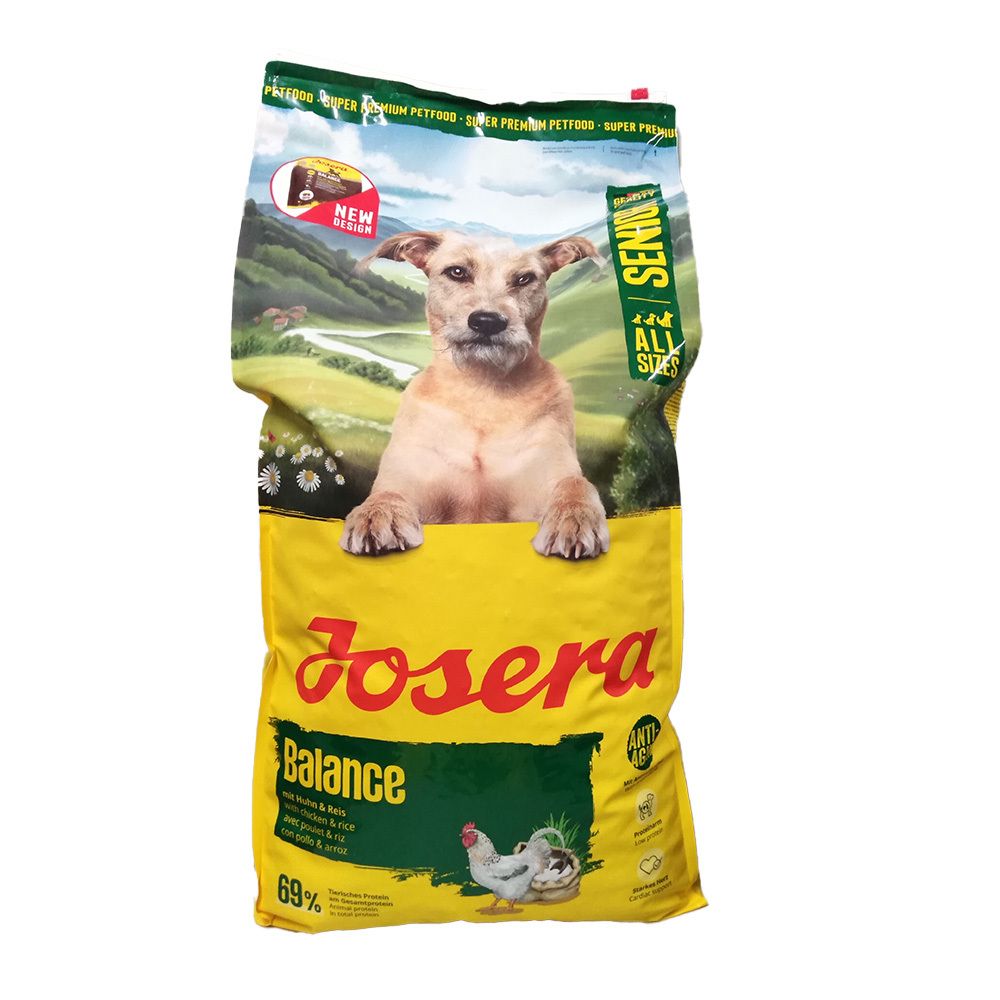 Gele zak met hond en productnaam. Opschrift: Josera Balance. Bevat 69% dierlijke eiwitten. Voor senioren van alle maten.