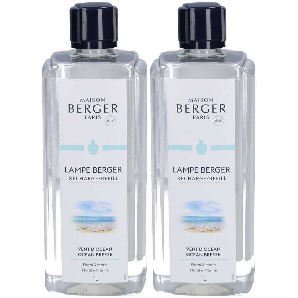 Deux flacons rectangulaires avec bouchon noir. Étiquettes: Maison Berger Paris, Lampe Berger, Vent d'Océan Ocean Breeze, 1L.