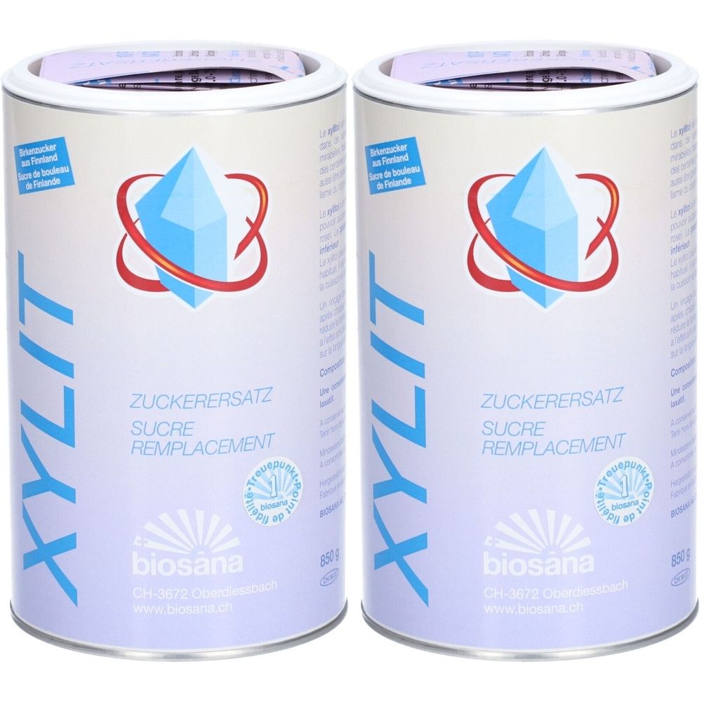 Twee blikken BIOSANA Xylit suikervervanger, 850g. Blauwe tekst 'XYLIT' op witte achtergrond.
