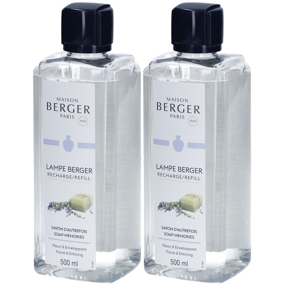 Twee rechthoekige flacons met zwarte dop. Het etiket toont "MAISON BERGER PARIS", "LAMPE BERGER RECHARGE/REFILL" en "SAVON D'AUTREFOIS".