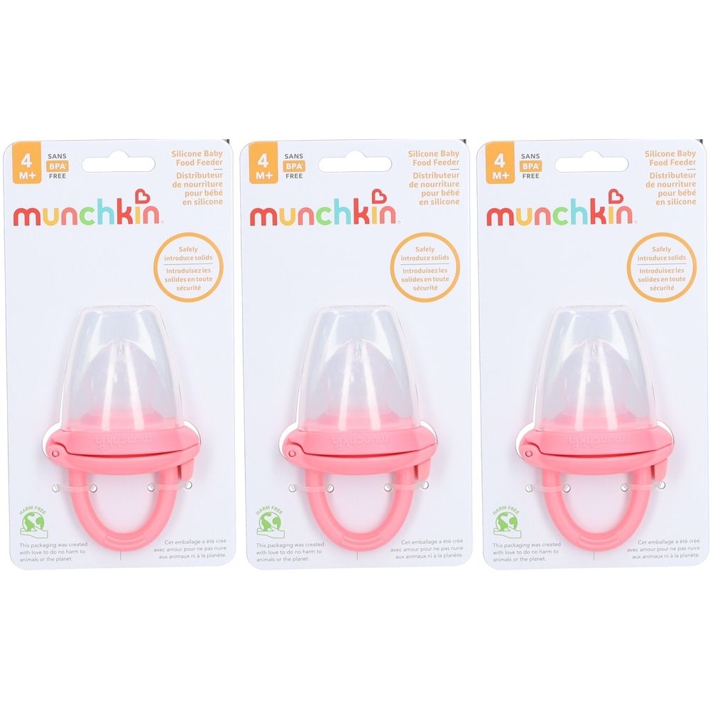 Drie babyvoederspeentjes in verpakking. Roze siliconen speen met handvat. Merk: munchkin. Leeftijd: 4+ maanden.