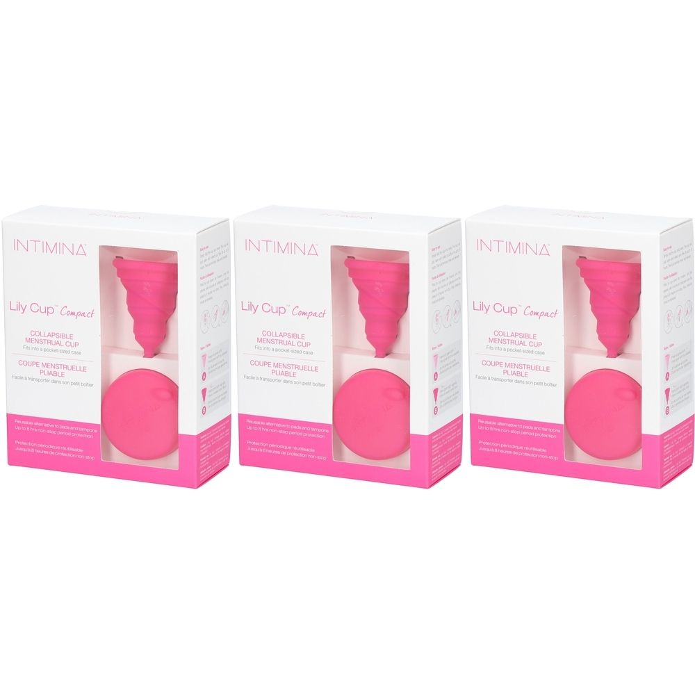 Drie verpakkingen van INTIMINA Lily Cup Compact. Elke verpakking bevat een menstruatiecup en een ronde opberghoes, roze.
