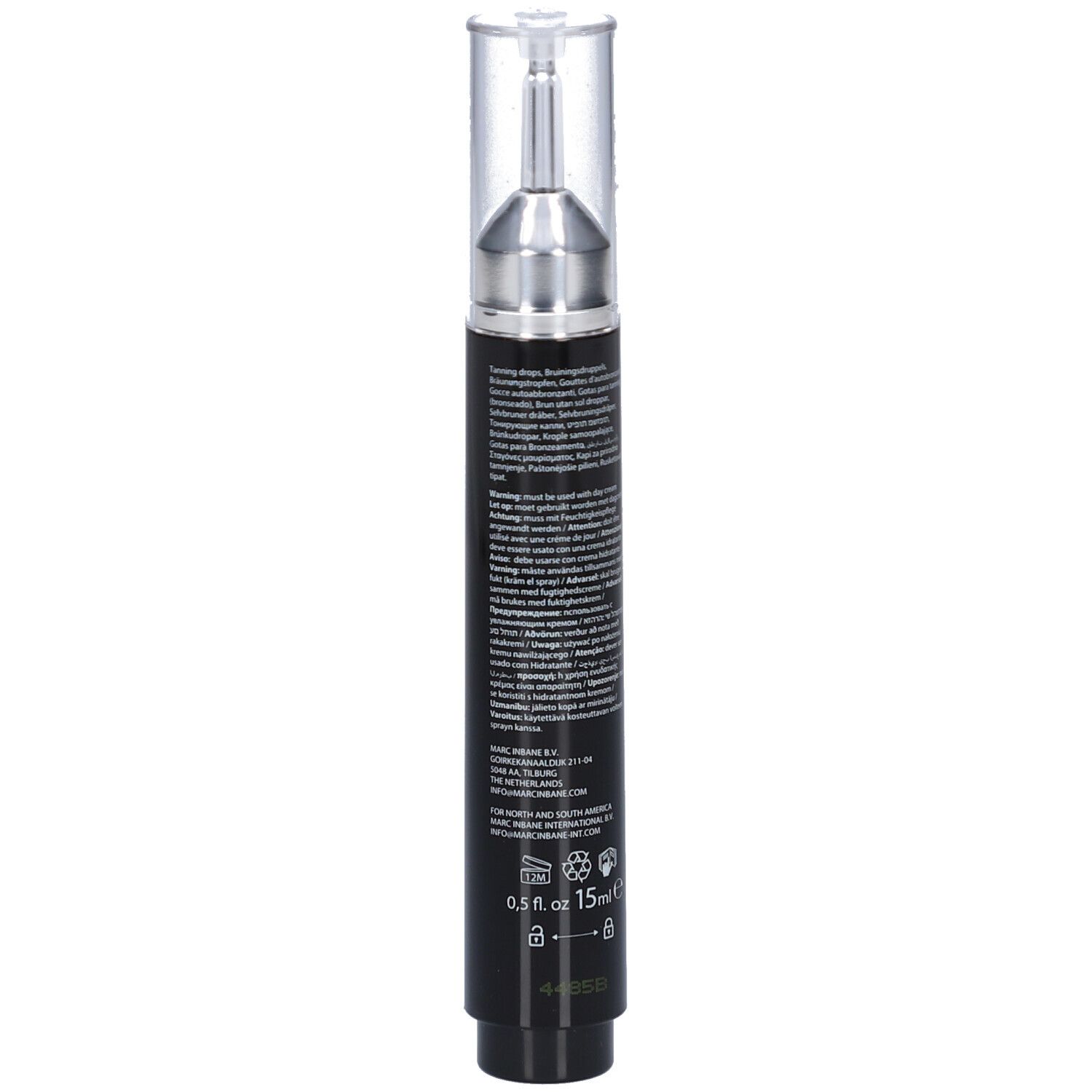 Zwarte fles met zilveren applicator en transparante dop. Tekst op de fles.
