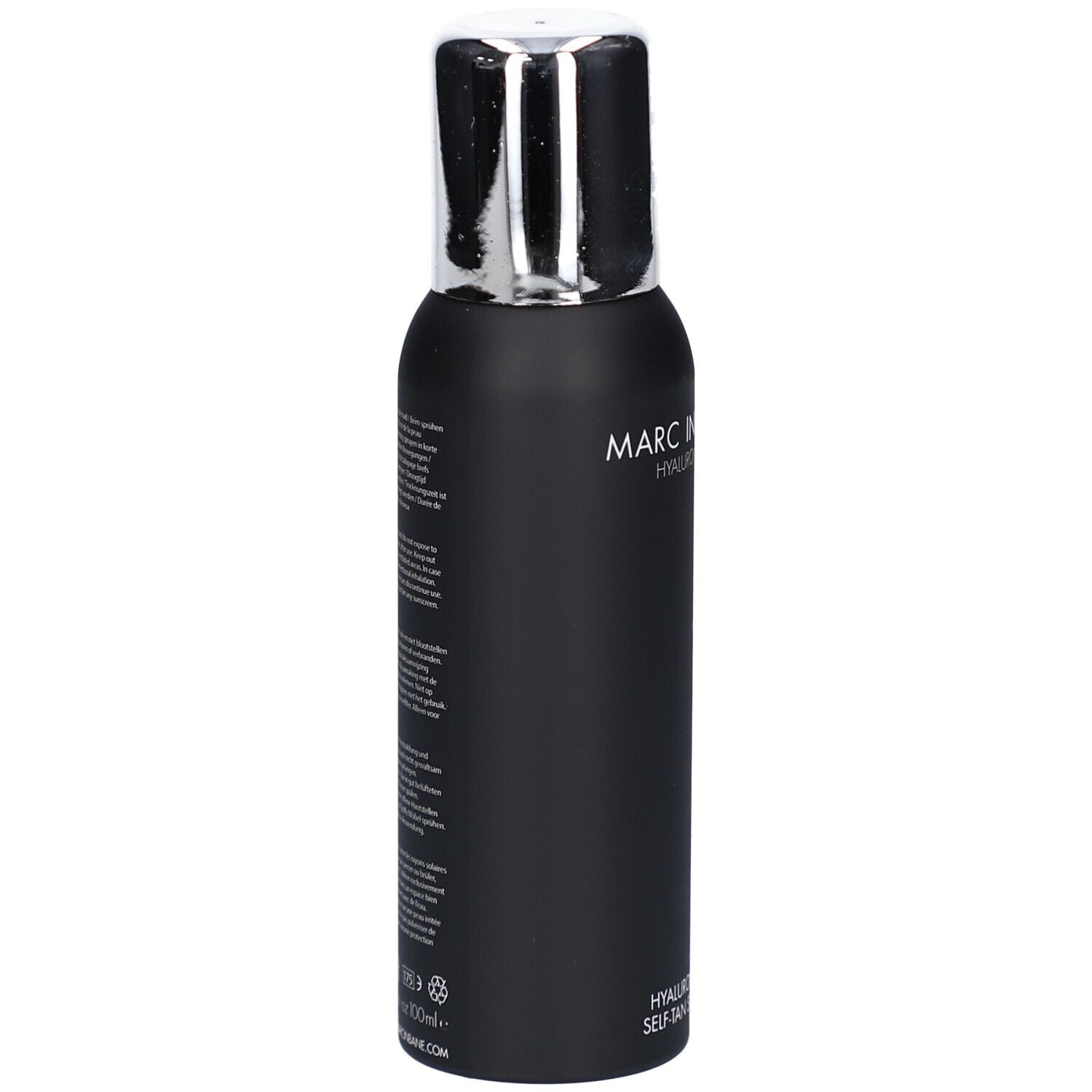 Zwarte spuitfles met zilveren dop. Tekst op de fles. MARC INBANE. Hyaluronic Tanning Spray.
