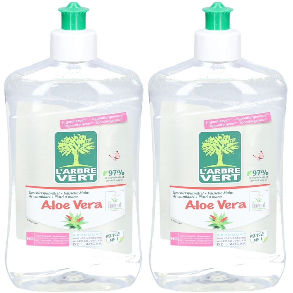 Deux flacons de liquide vaisselle L'ARBRE VERT Aloe Vera. Flacons transparents avec bouchon vert. Logo et texte sur l'étiquette.