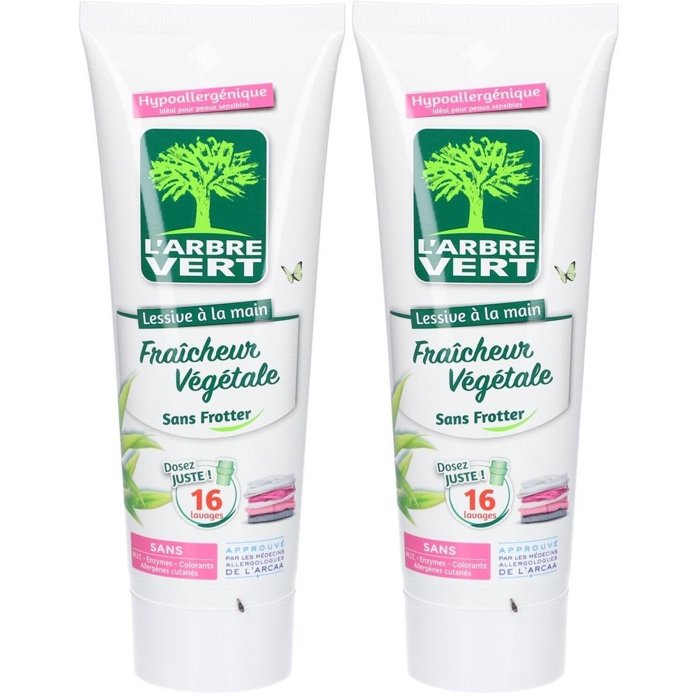 Twee tubes handwasmiddel. Wit, met groen logo en tekst. Opschriften: L'Arbre Vert, Fraîcheur Végétale, Sans Frotter, Hypoallergénique.