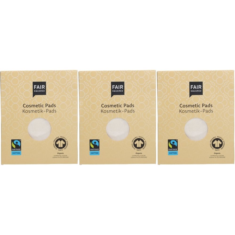 Trois boîtes de cotons démaquillants. Chaque boîte montre un tampon. Inscription : FAIR SQUARED, Cosmetic Pads, label Fairtrade, Organic.
