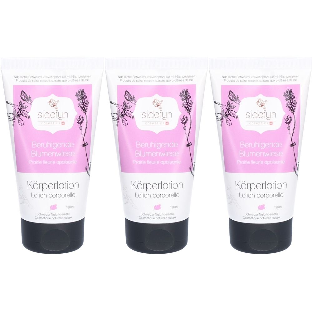 Drie tubes bodylotion. Witte tubes met roze etiket, bloemmotief en zwarte dop. Tekst: "sidefyn", "Körperlotion".