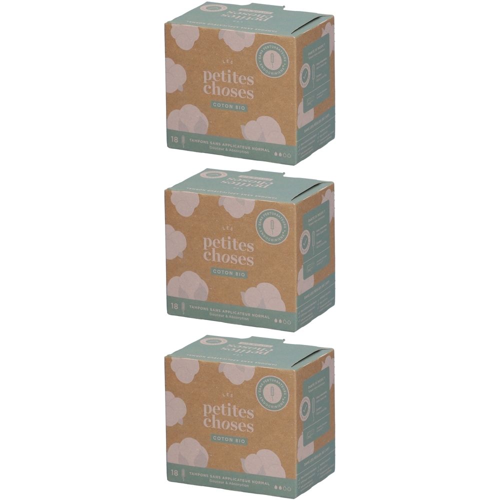 Drie dozen met productopdruk. Opdruk: petites choses, katoen, zonder applicator. Verpakking met wolkenpatroon en groen deksel.