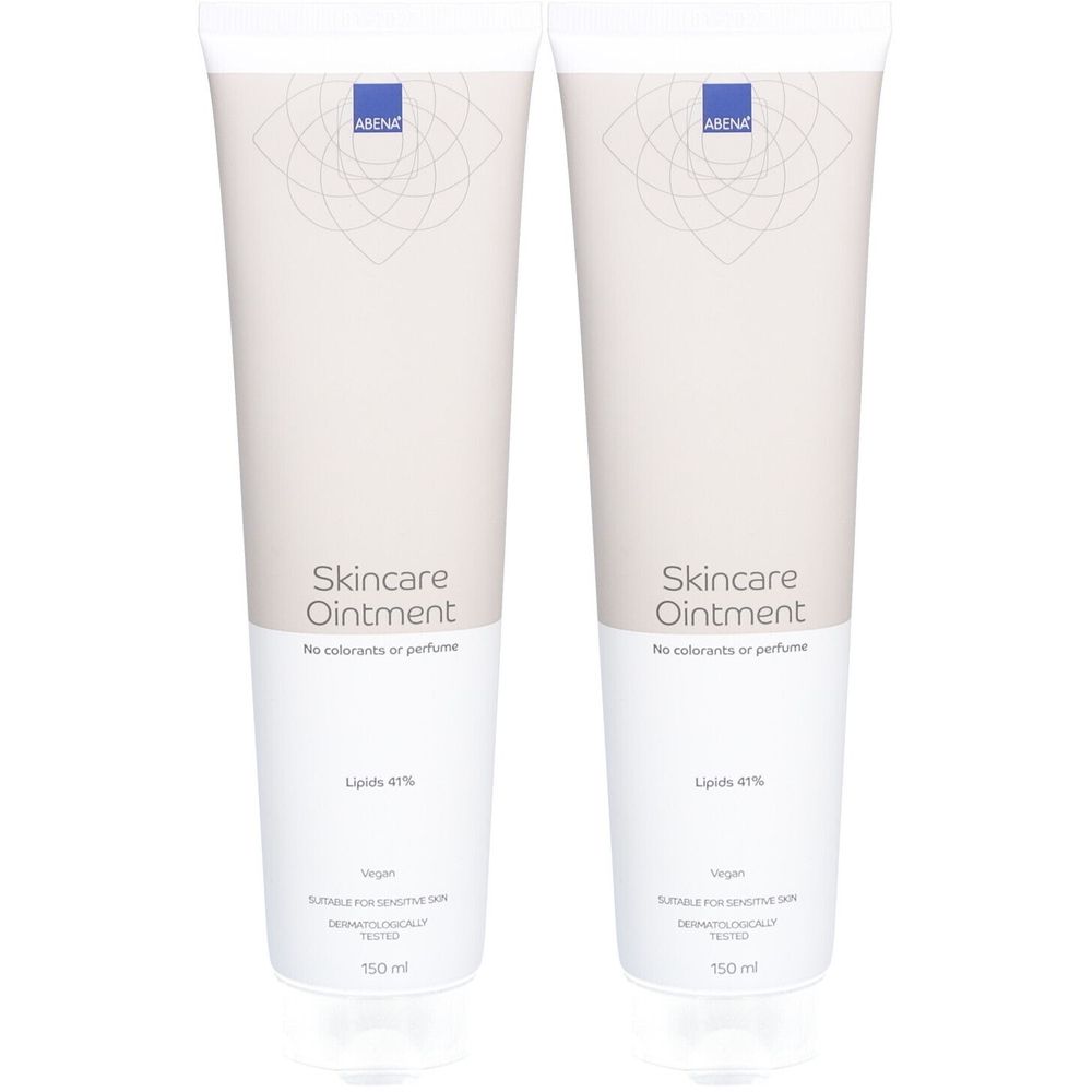 Twee tubes huidverzorgingszalf. Opschrift: Skincare Ointment, Lipiden 41%, vegan, voor gevoelige huid, dermatologisch getest, 150 ml.