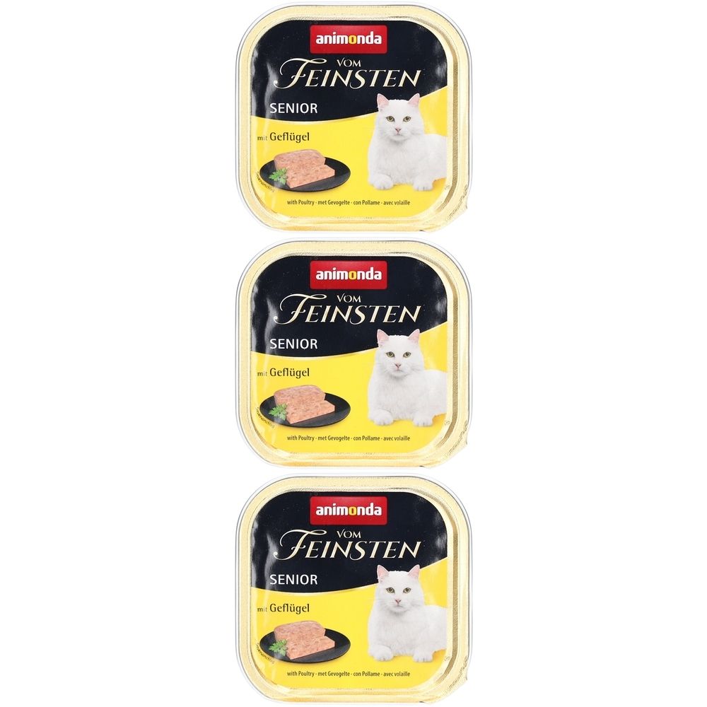 Drie vierkante bakjes kattenvoer. Op elk bakje staat animonda Vom Feinsten Senior mit Geflügel. Afbeelding van een kat.