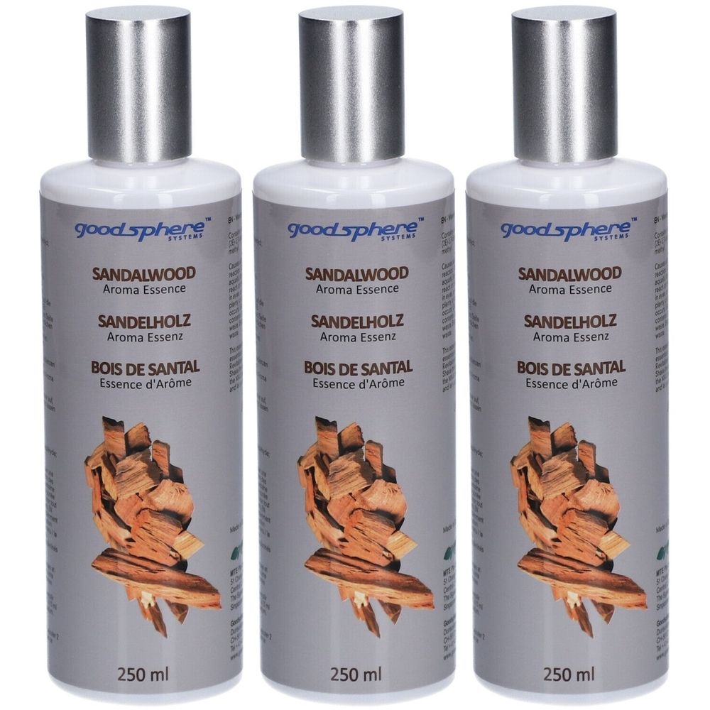 Drie flessen met zilveren doppen. Opschrift: Sandalwood Aroma Essence. Illustratie van hout. Volume: 250 ml.