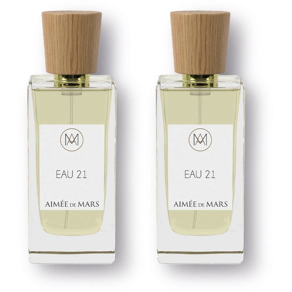 Deux flacons d'Aimée de Mars Eau 21 Eau de Parfum avec bouchon en bois.