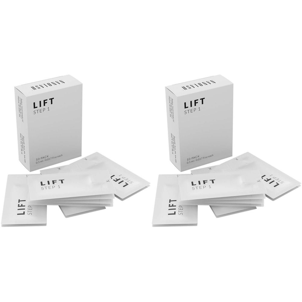 Twee witte dozen en meerdere kleine, witte zakjes. Op de dozen staat «LIFT STEP 1». Op de zakjes staat «LIFT STEP 1».