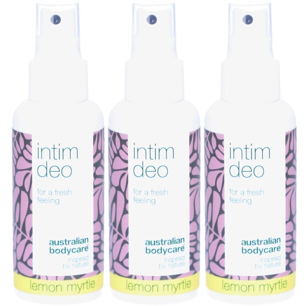 Drie witte spuitflessen met etiketten. Opschrift: intim deo, australian bodycare, Lemon Myrtle. Roze patronen.