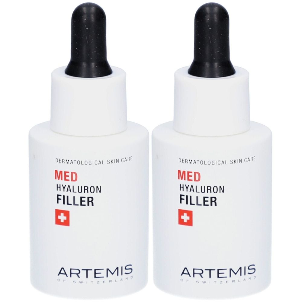Twee witte flacons met zwarte druppelaars. Opschrift: MED Hyaluron Filler, rood kruis. Merk: ARTEMIS.
