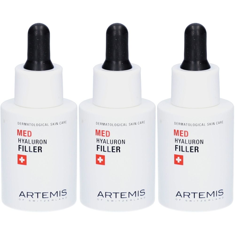 Drie witte flessen met zwarte pipetten. Op elke fles staat 'MED HYALURON FILLER' en het logo van ARTEMIS.