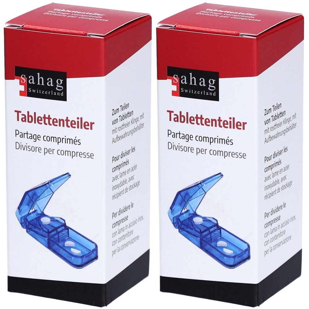 Twee tablettensnijders in verpakking. Blauwe tablettensnijders met opvangbakje. Opschrift: sahag, Tablettenteiler, Partage comprimés, Divisore per compresse.