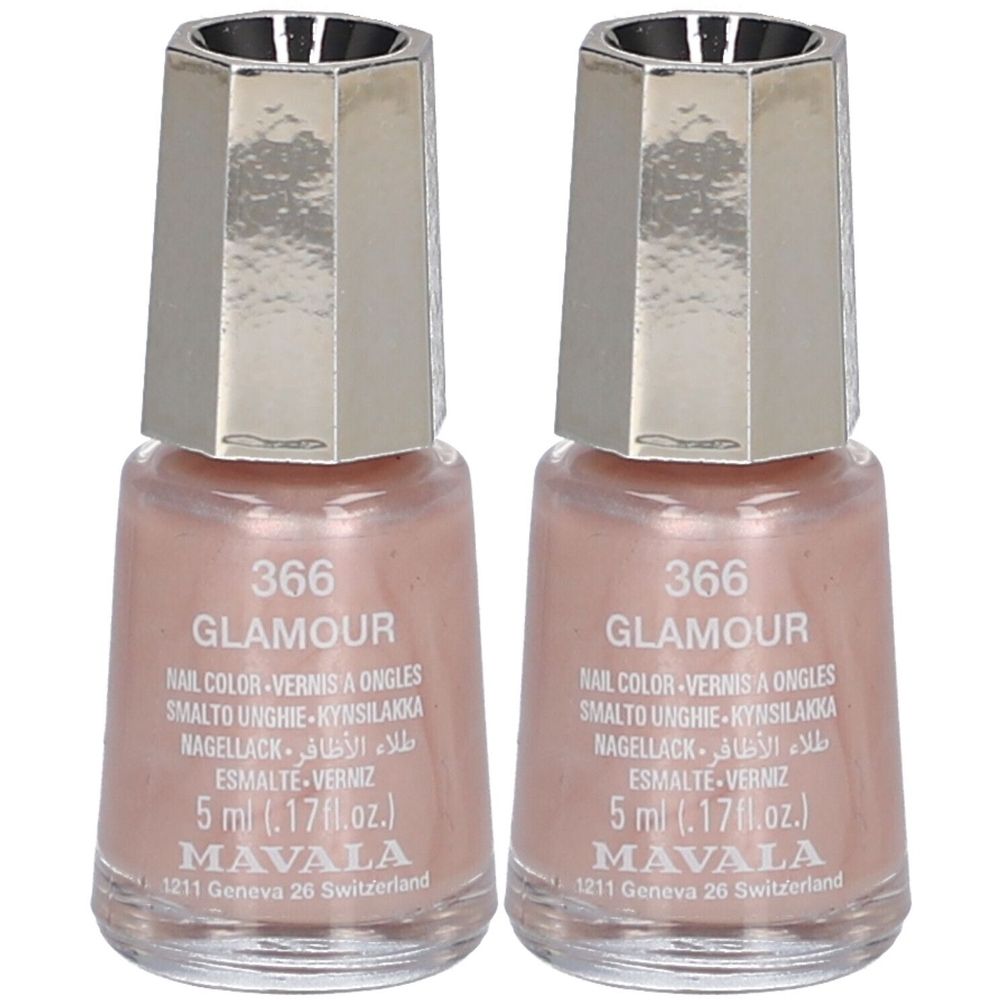 Deux flacons de vernis à ongles rose-beige. Inscription : 366 Glamour, Nail Color, 5 ml, Mavala. Bouchon argenté.
