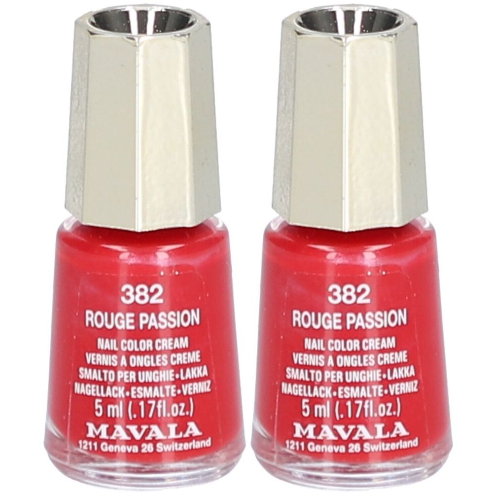 Deux flacons de vernis à ongles rouges. Inscription: 382 Rouge Passion, Nail Color Cream, 5 ml, Mavala.