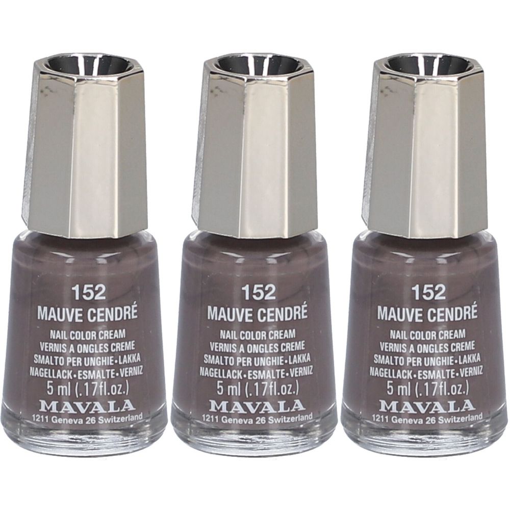 Trois flacons de vernis à ongles Mauve Cendré. Bouchon argenté. Inscription : Mavala, 5 ml.