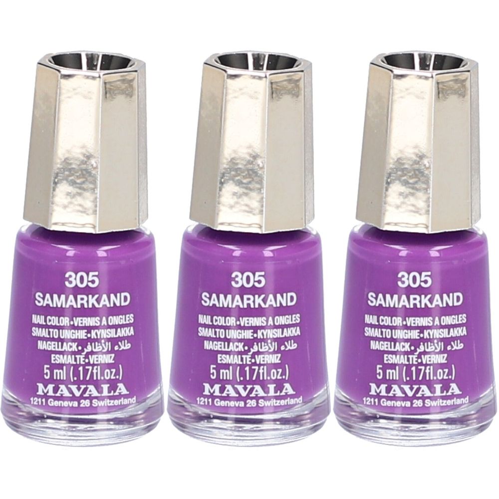 Drie flesjes paarse nagellak. Opschrift: 305 Samarkand, Mavala. Metalen dop. 5 ml.