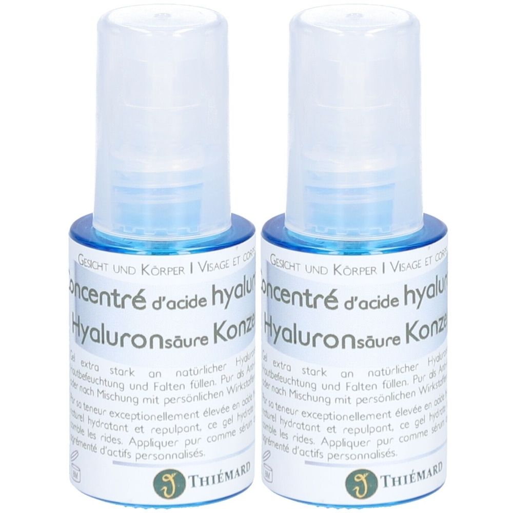 Twee flessen Thiemard Hyaluronzuur Gelconcentraat. Blauwe basis, transparante dop. Tekst: Gezicht en lichaam, Hyaluronzuur Concentraat.