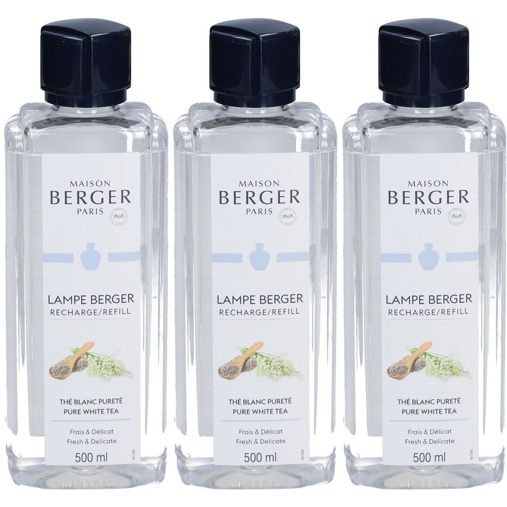 Trois flacons de recharge. Flacons transparents avec bouchon noir et étiquette avec informations produit. Inscription : Maison Berger Paris.